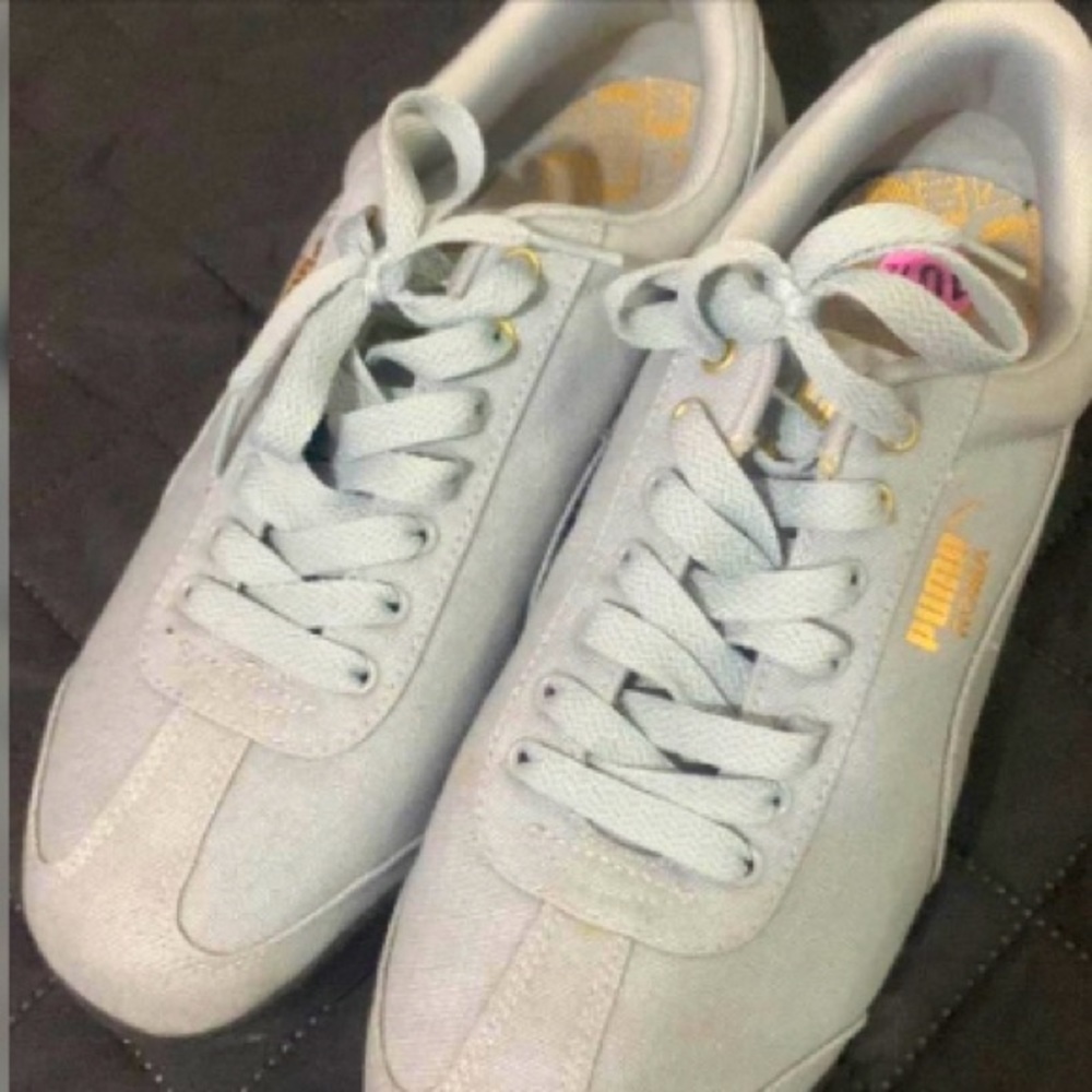 Puma tennis shoes great condition